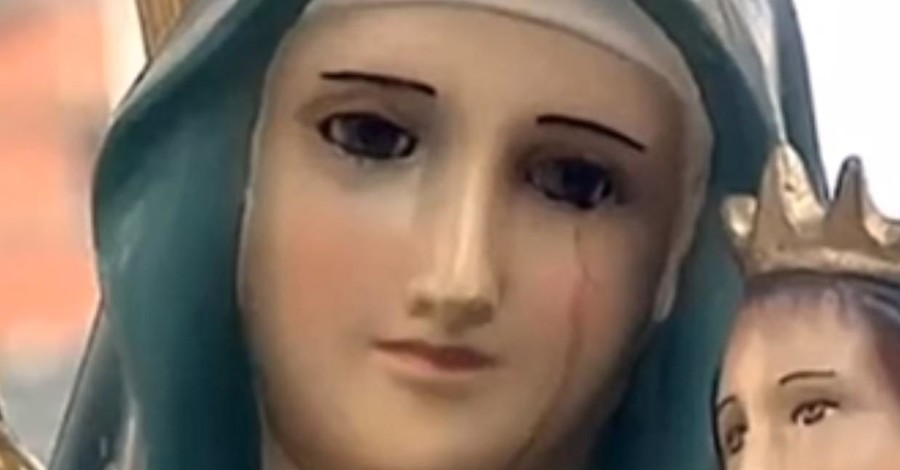 В Колумбии заплакала кровью статуя Девы Марии