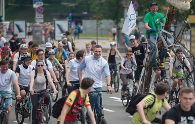 Виталий Кличко принял участие в киевском велопараде