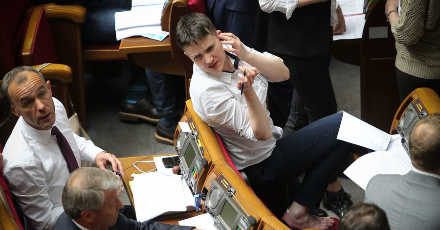Соцсети о первом дне Савченко в Раде: 