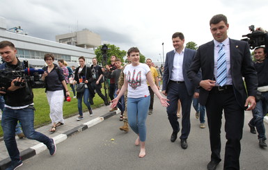 Украинский дизайнер рассказала, как нужно одеваться Надежде Савченко
