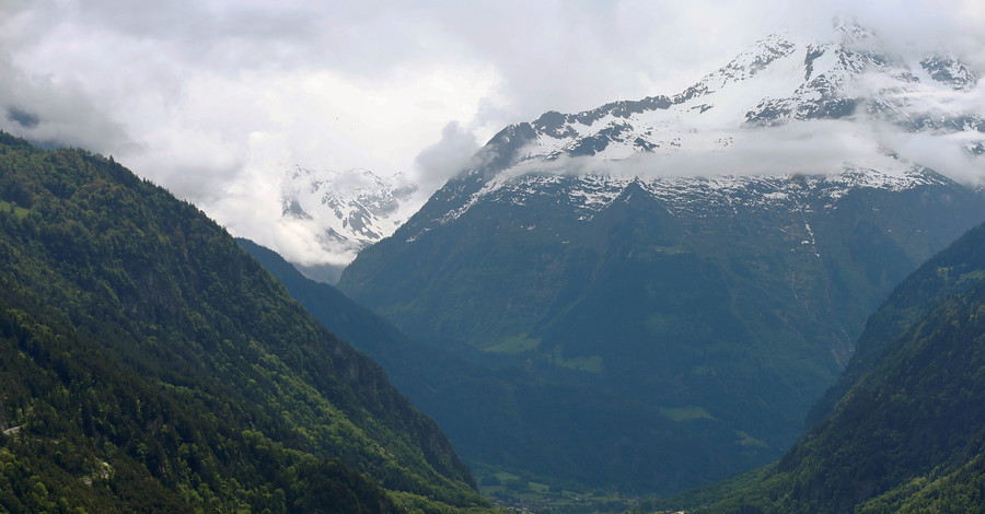 В Швейцарии открыли самый длинный тоннель в мире 