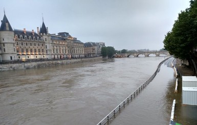 Река Сена в Париже вышла из берегов