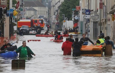 От наводнений во Франции и Германии гибнут люди