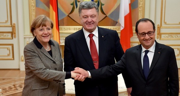 Порошенко, Меркель и Олланд обсудили санкции против России