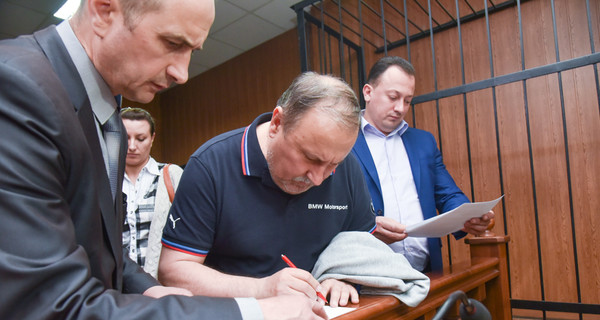 Николаевского Тутанхамона вывели из зала суда в наручниках