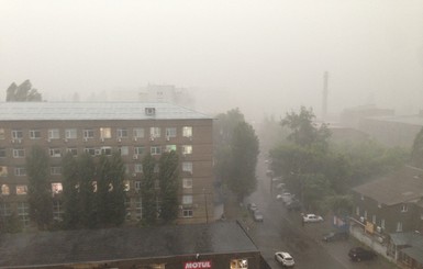 Киев накрыл ливень с градом 