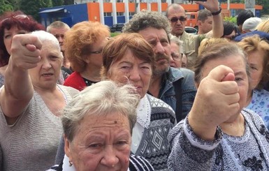 В Одессе вышли на митинг против проспекта Небесной сотни