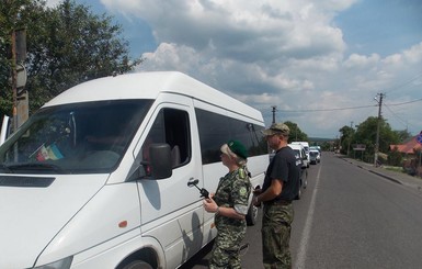 Из-за забасовки поляков на границе пробки, украинцы стоят по 16 часов