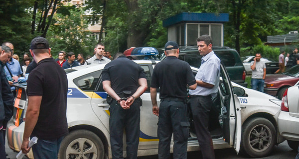 В Одессе со стрельбой задержали полицейских