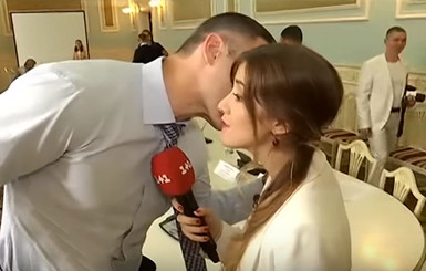 Кличко после вопроса о жене набросился с поцелуями на журналистку