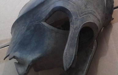 Шлем эпохи Александра Македонского ушел за 300 тысяч гривен