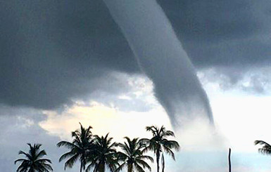 Райские острова на Багамах навестил торнадо