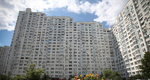 В Харькове аферисты продали две квартиры, вклеив свое фото в чужой паспорт