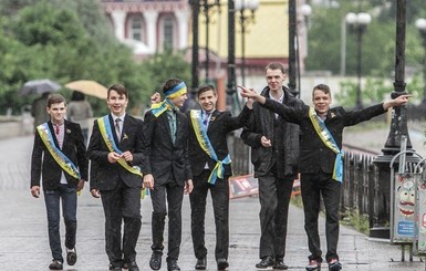 Донецкие выпускники рассвет не встретят