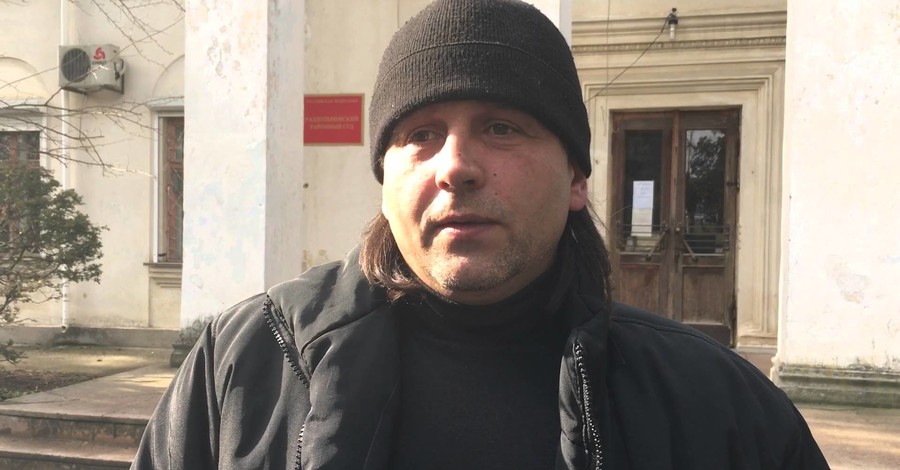 В Крыму повторно осудили мужчину, который вывесил флаг Украины 