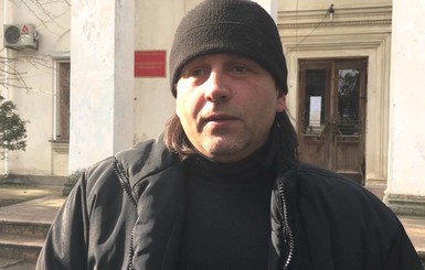 В Крыму повторно осудили мужчину, который вывесил флаг Украины 