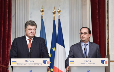 Порошенко и Олланд заявили о продлении санкций против России 