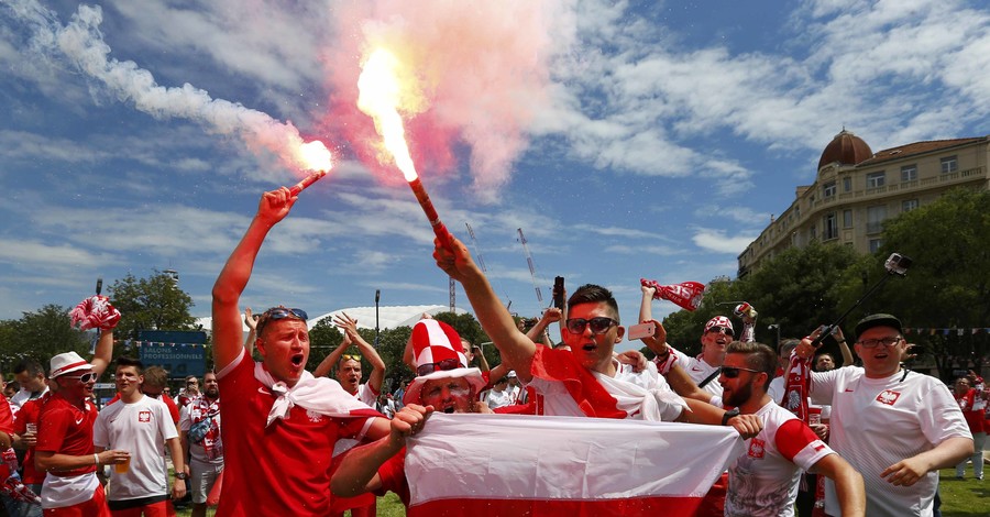 Польские фанаты устроили беспорядки в Марселе перед матчем с Украиной 