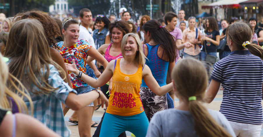Выходные в Харькове: пенные вечеринки, игры гигантов и много йоги