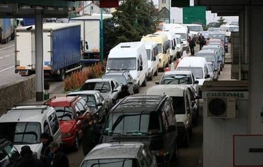 Пробки на границе с Польшей: 800 машин по 10-15 часов ждут проезда