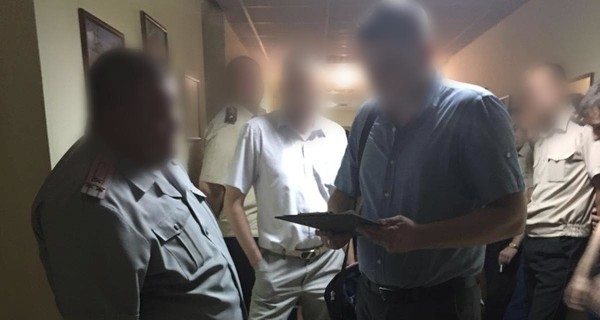 Киевских спасателей поймали на взятке