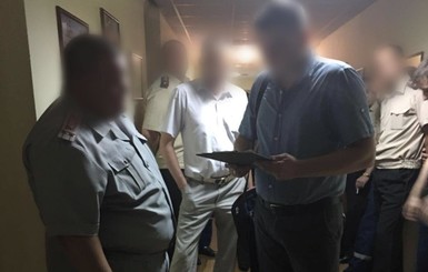 Киевских спасателей поймали на взятке