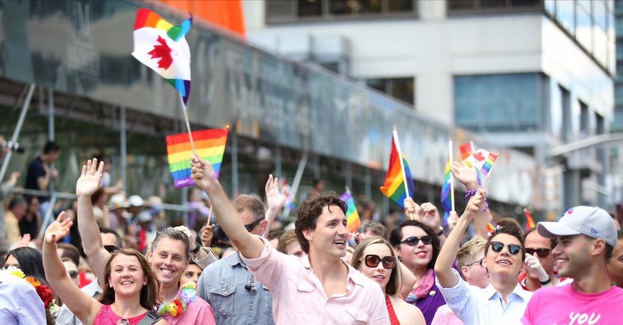 Премьер Канады принял участие в самом большом ЛГБТ-параде страны