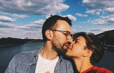 Девушка Лещенко опубликовала их романтическое фото