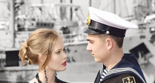 В Одессе выпустили календарь с гламурными курсантами-моряками