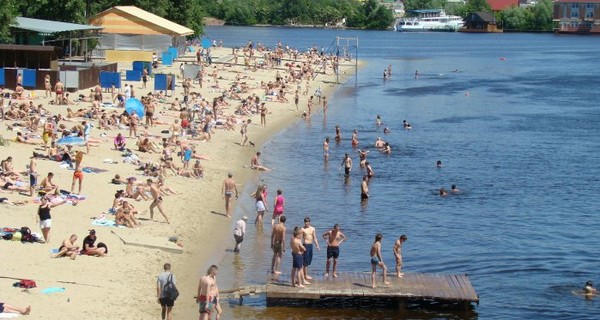 В Киеве закрыли три пляжа