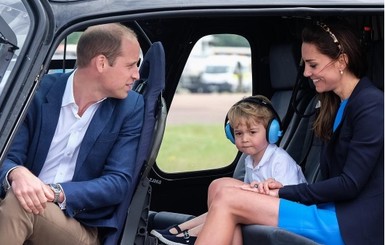 Двухлетний принц Джордж впервые вышел в свет 
