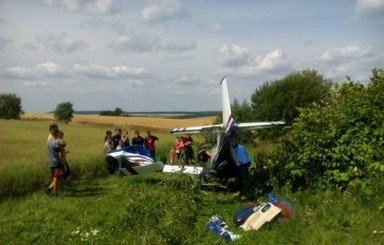 На Львовщине разбился самолет с иностранцами