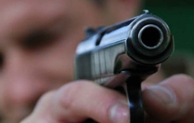 На Луганщине чиновник обстрелял людей