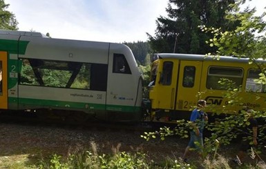 В Чехии поезда столкнулись лоб в лоб
