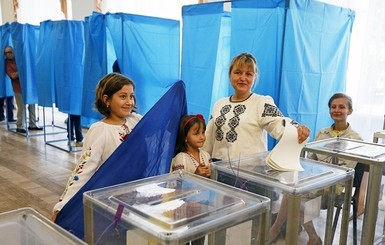 На промежуточные выборы в Раду зарегистрировались 57 наблюдателей 