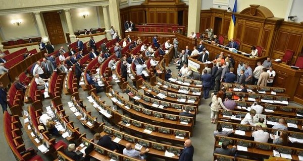 Опрос: В парламент проходит 8 партий, среди новичков – УКРОП