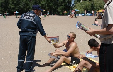 Запорожские медики спасают от жары по 60 человек в день