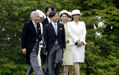 Японский император-биолог решил отречься от престола
