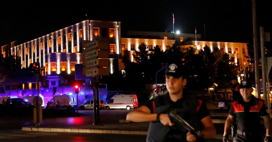 Генштаб Турции объявил о захвате власти в стране