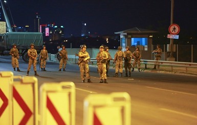 Беспорядки в Турции: в аэропорту находится около 30 украинцев