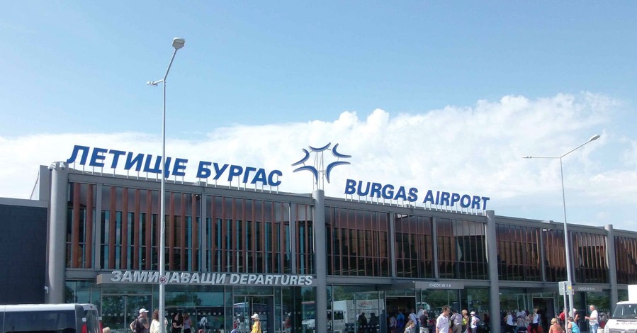 Соцсети: украинские туристы более суток не могут вернуться из аэропорта Бургаса в Киев