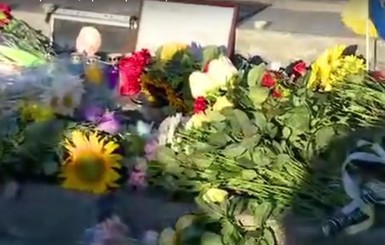 Сотни киевлян вышли на Майдан почтить память Павла Шеремета