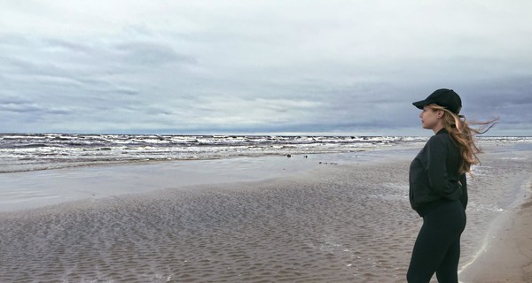 Тина Кароль прилетела в Юрмалу: Я рада вернуться домой!