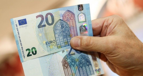 Новые суперзащищенные купюры в 20 евро уже научились подделывать