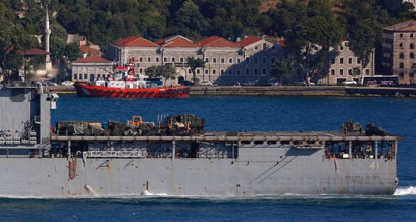 В Черное море вошел десантный корабль ВМС США