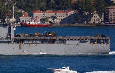 В Черное море вошел десантный корабль ВМС США