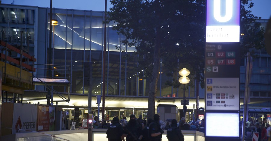 В торговом центре Мюнхена устроили стрельбу, погибли восемь человек
