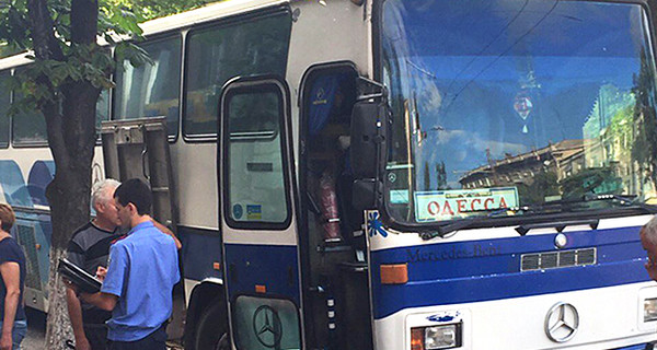 Пассажиров автобуса в Днепре ограбили за 1 минуту 33 секунды