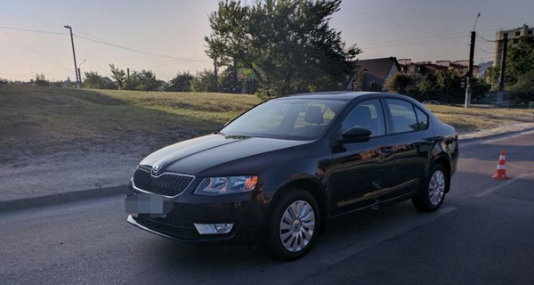 Во Львове угонщики украли авто у пьяных охранников автосалона 