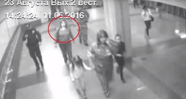 Харьковчанку, бросившуюся под поезд в метро с детьми, выпустили из СИЗО